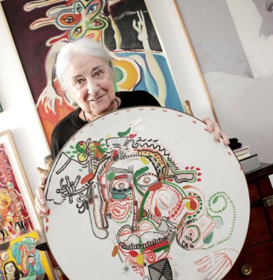 Cérès Franco avec un tableau de Macréau