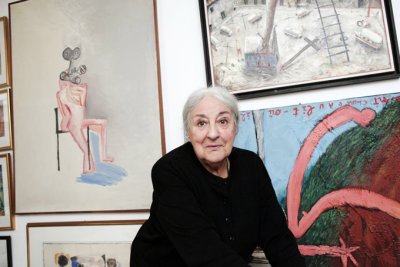 Cérès Franco devant une huile de J. Grinberg