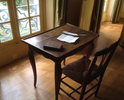 Table de travail de JJ Rousseau © C.R