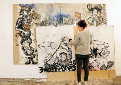 E. Renard dans son atelier